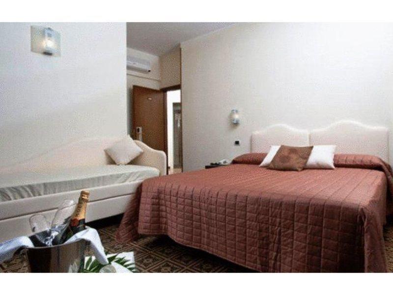 Hotel Welcome San Benedetto del Tronto Kültér fotó