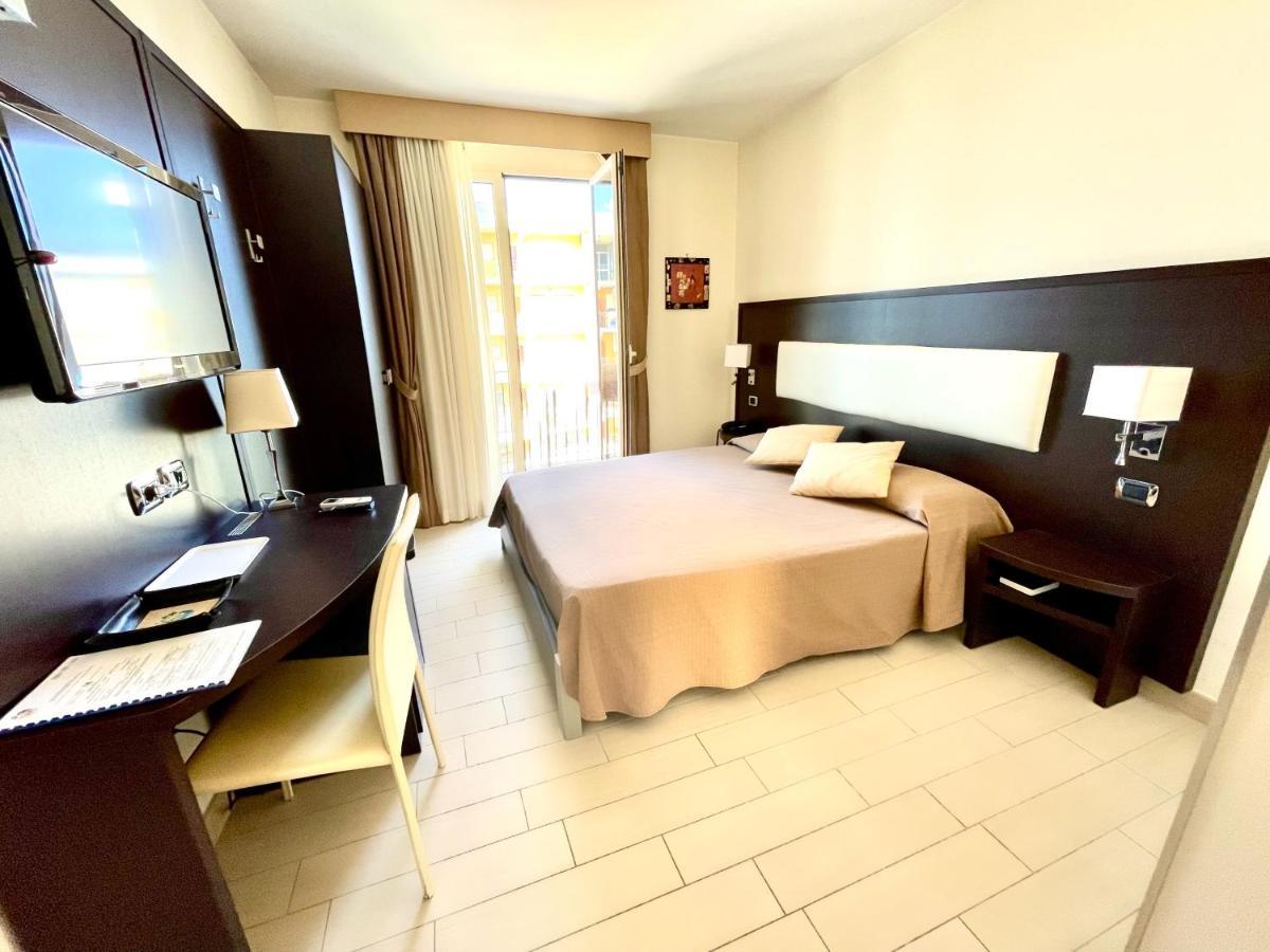 Hotel Welcome San Benedetto del Tronto Kültér fotó