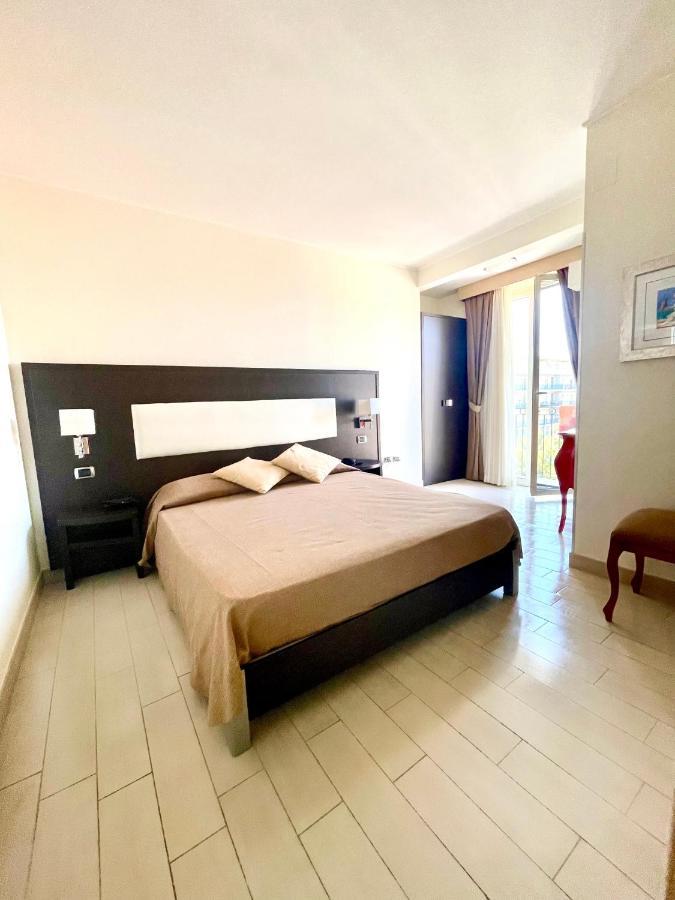 Hotel Welcome San Benedetto del Tronto Kültér fotó
