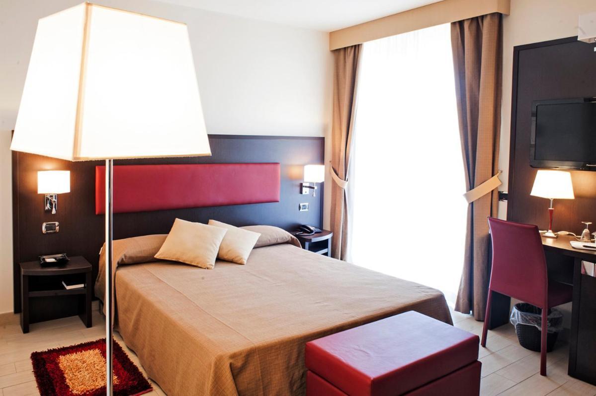 Hotel Welcome San Benedetto del Tronto Kültér fotó
